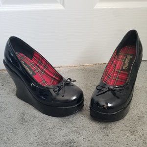 Vintage Demonia size 8.5 black platform shoes